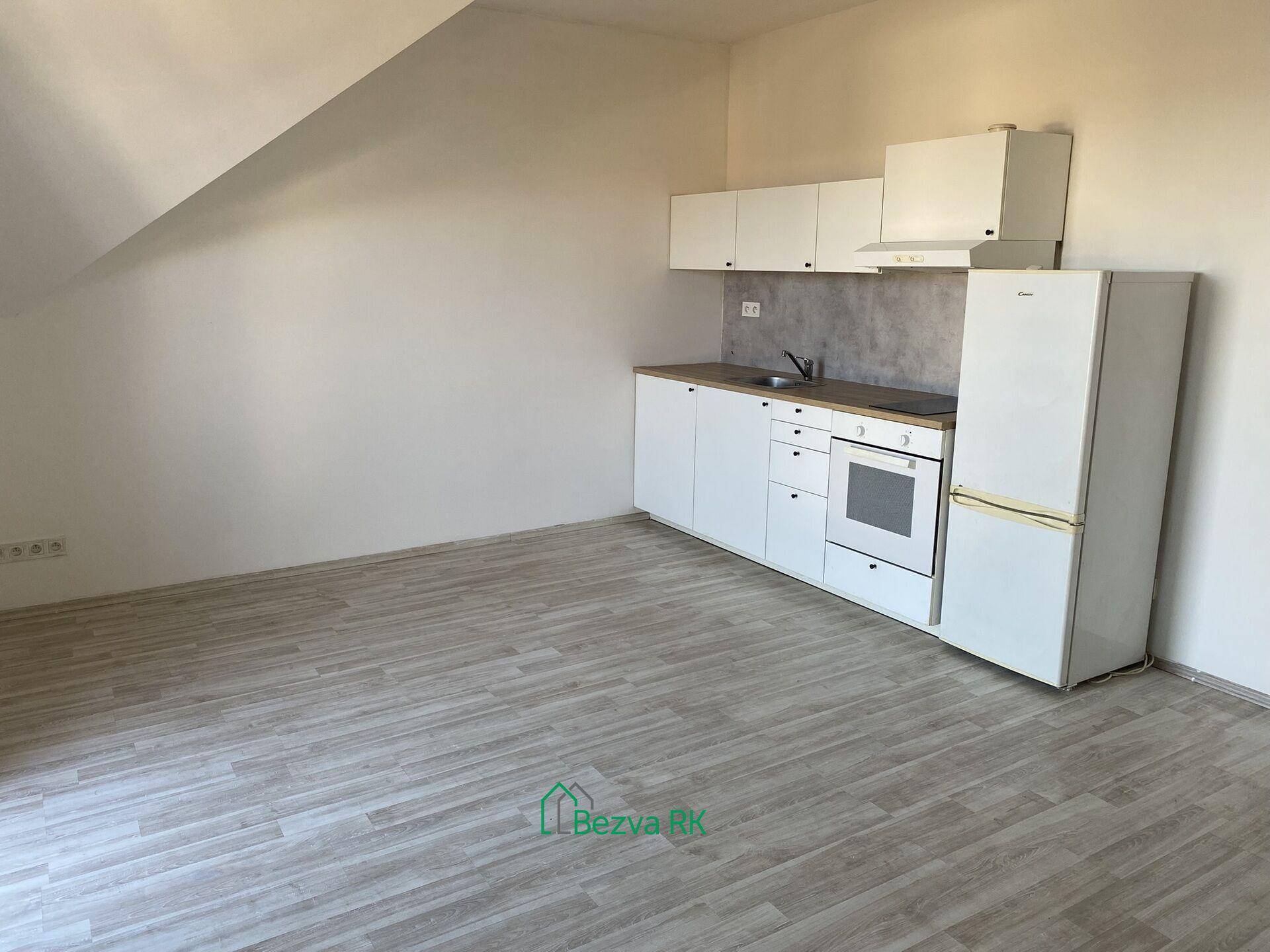 Pronájem bytu 1+kk 28m2, Hýskov