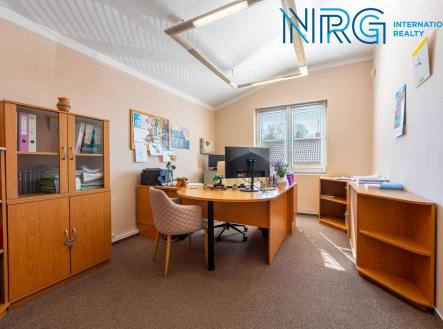 Prodej komerčního objektu, obchodní centrum, 806 m²