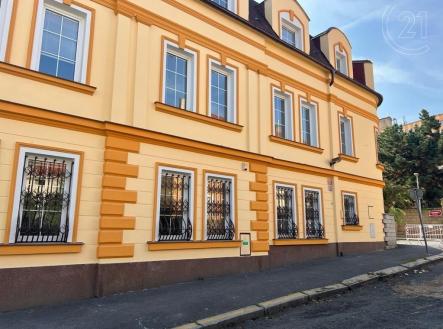 Prodej obchodní prostor, 1 200 m²