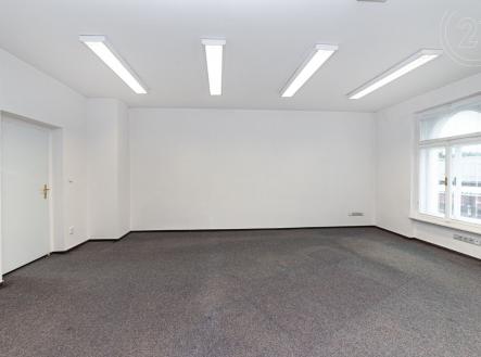 Pronájem - kanceláře, 231 m²