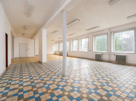 Prodej komerčního objektu, administrativní budova, 1 200 m²
