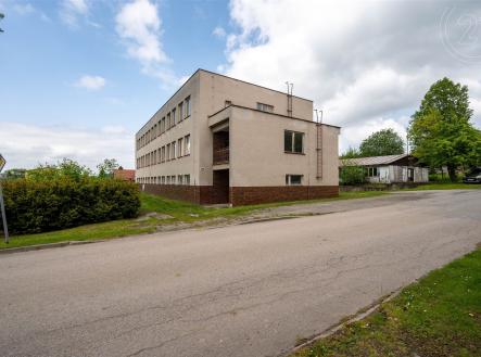 Prodej komerčního objektu, administrativní budova, 1 200 m²