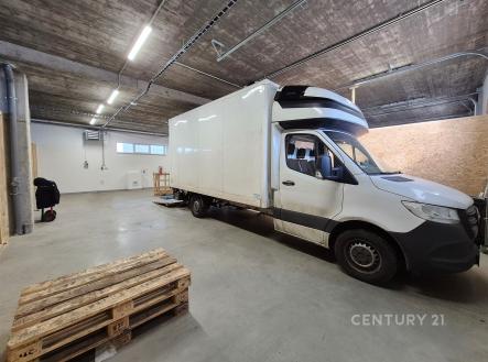 Pronájem skladovací prostor, 102 m²