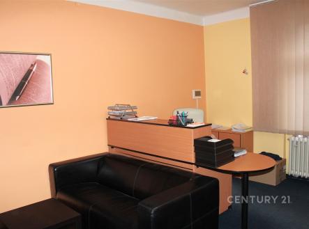 Pronájem kanceláře, 90 m²