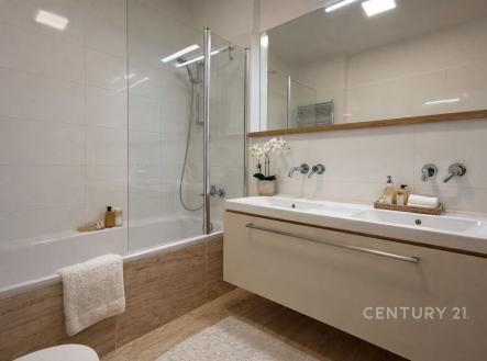 Pronájem bytu, 4+kk, 120 m²