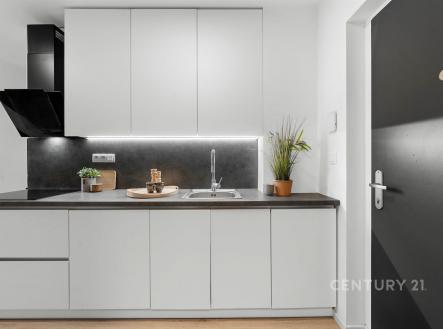 Pronájem bytu, garsoniéra, 60 m²