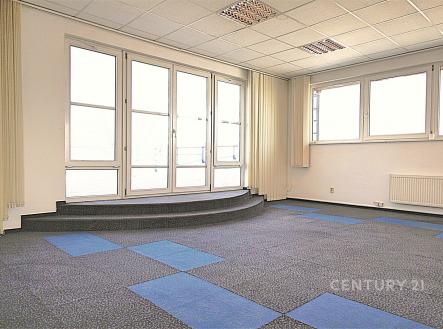 Pronájem kanceláře, 100 m²