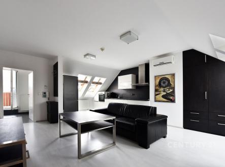 Pronájem bytu, 2+kk, 62 m²