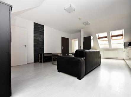 Pronájem bytu, 2+kk, 62 m²