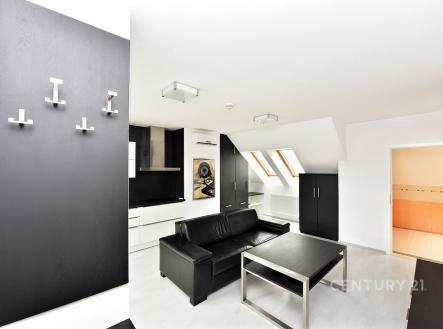 Pronájem bytu, 2+kk, 62 m²