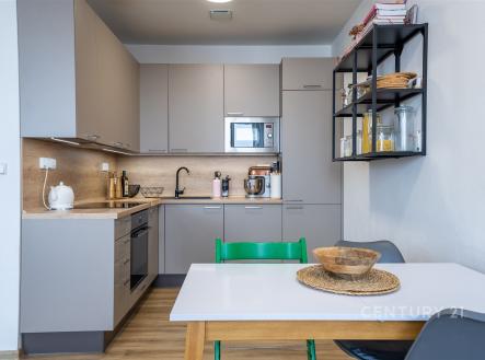Pronájem bytu, 2+kk, 81 m²