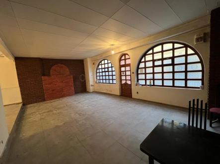 Pronájem obchodní prostory, 107 m²