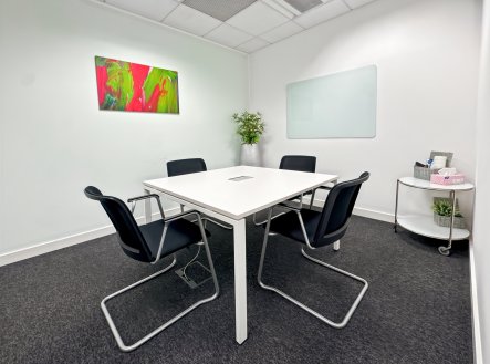 Pronájem kanceláře, 60 m² - Praha - Karlín