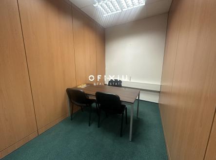 Pronájem kanceláře, 227 m²