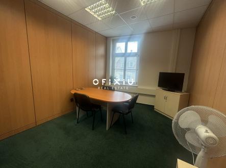 Pronájem kanceláře, 227 m²