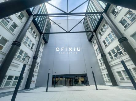 Pronájem kanceláře, 400 m²