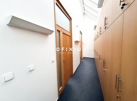 Pronájem kanceláře, 193 m²