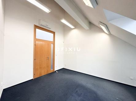 Pronájem kanceláře, 193 m²