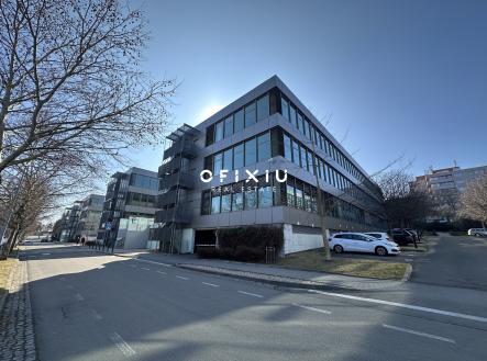 Pronájem kanceláře, 500 m²