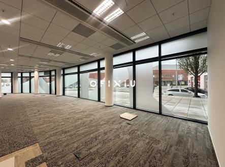 Pronájem - obchodní prostor, 126 m²