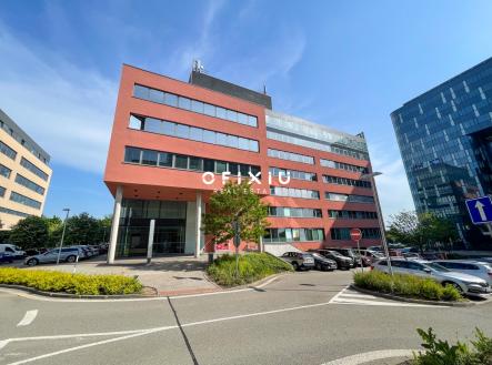 Pronájem kanceláře, 370 m²