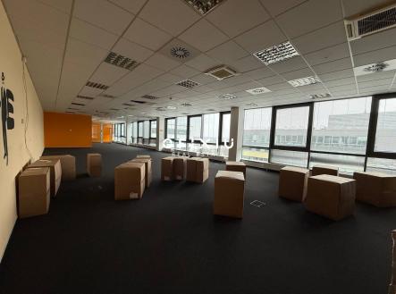 Pronájem kanceláře, 370 m²