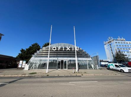 Pronájem obchodní prostor, 400 m²