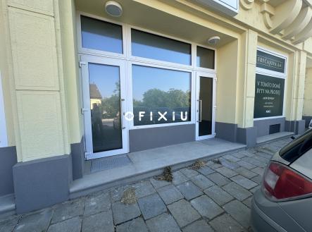 Prodej - obchodní prostor, 127 m²