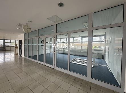 Pronájem kanceláře, 456 m²