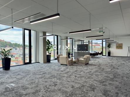 Pronájem kanceláře, 300 m²