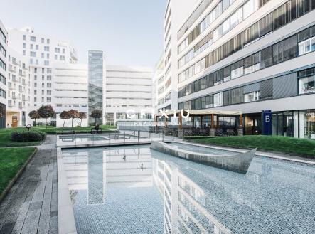 Pronájem obchodní prostor, 90 m² obrázek