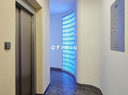 Pronájem - kanceláře, 505 m²