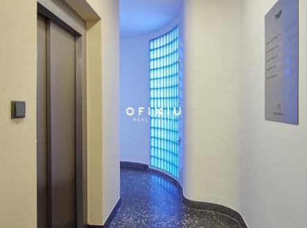 Pronájem kanceláře, 505 m²