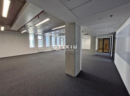 Pronájem kanceláře, 340 m²