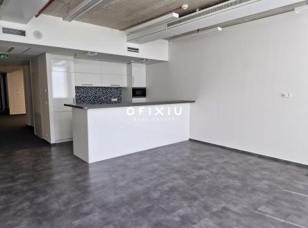 Pronájem kanceláře, 340 m²