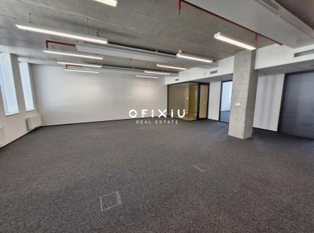 Pronájem kanceláře, 340 m²