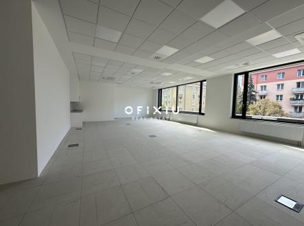 Pronájem kanceláře, 241 m²