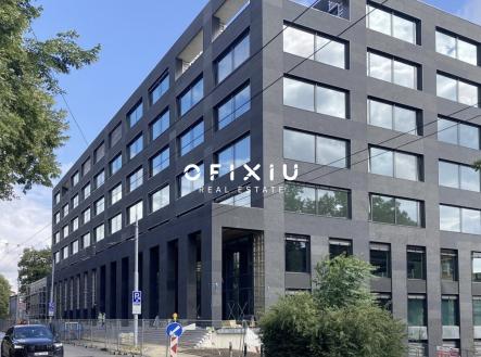 Pronájem kanceláře, 481 m²