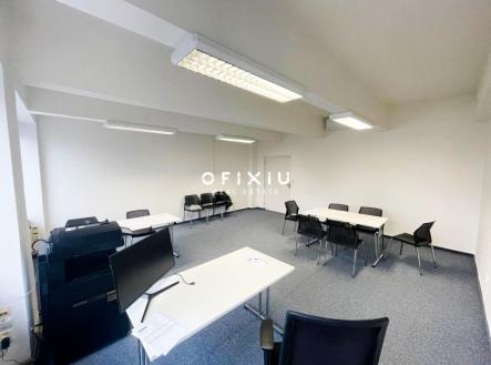 Pronájem kanceláře, 73 m²