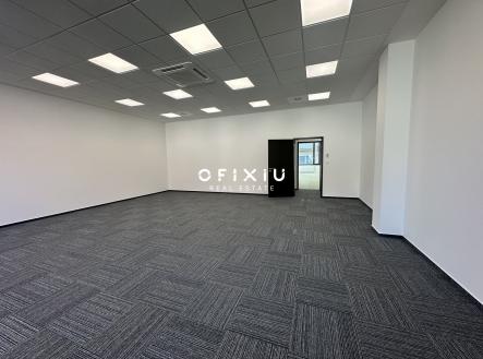 Pronájem kanceláře, 90 m²