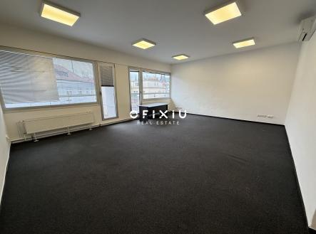 Pronájem kanceláře, 45 m²