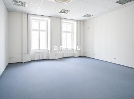 Pronájem kanceláře, 442 m²