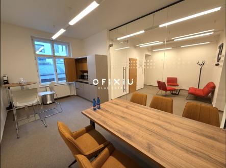 Pronájem kanceláře, 71 m²