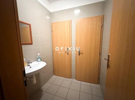 Pronájem kanceláře, 66 m²