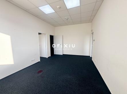 Pronájem kanceláře, 197 m²