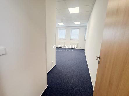 Pronájem kanceláře, 70 m²