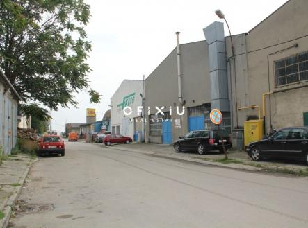 Pronájem komerčního objektu, sklad, 820 m²