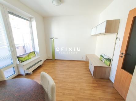 Pronájem bytu, 1+kk, 37 m²