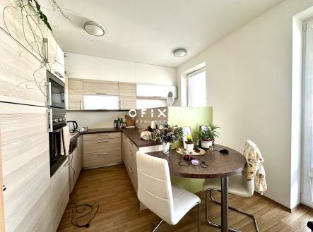 Pronájem bytu, 1+kk, 37 m²