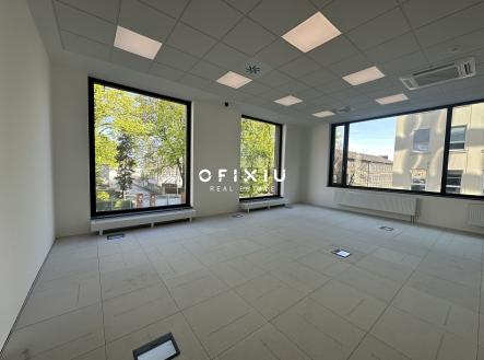 Pronájem kanceláře, 73 m²